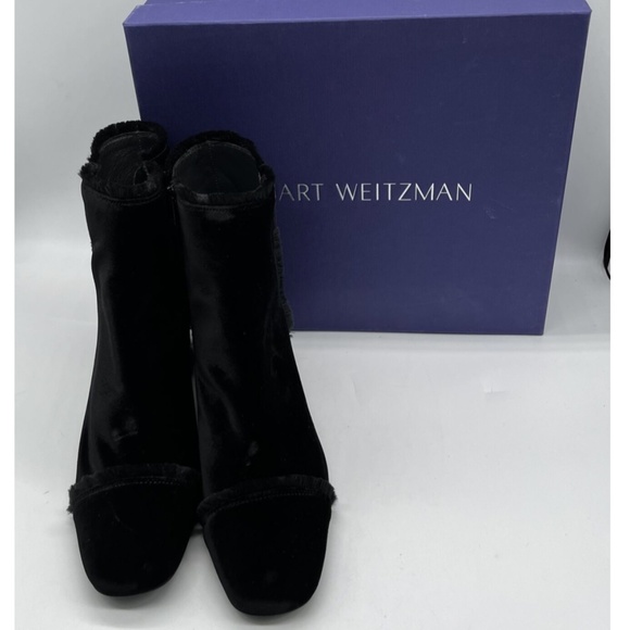 Stuart Weitzman 'On The Fringe' Block Heel Bootie in Black Velvet sz 37.5 - Picture 1 of 5